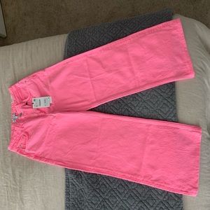 Super wide leg Zara jeans! Super cute, just don’t fit me right
